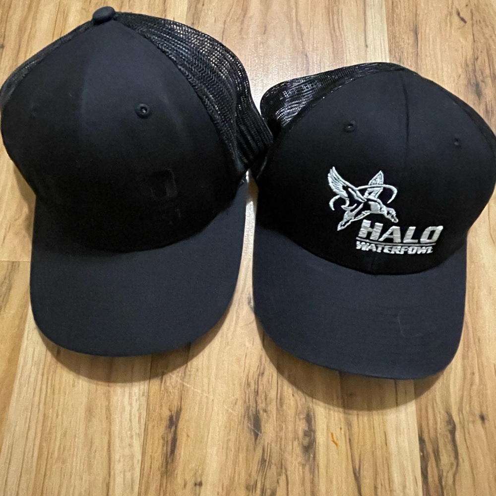 Halo waterfowl set of 2 Black  Cap